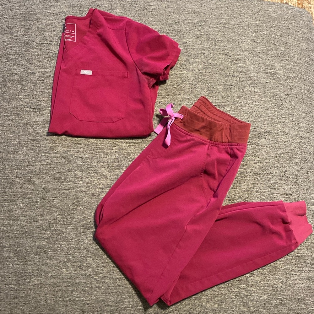 XS|XSP FIGS Catarina One Pocket and Zamora Joggers Scrub Set